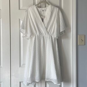 White Short Sleeve V-neck Dress
